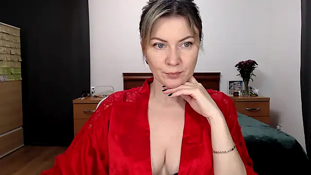 Snapshot of ParadiseAlina chatting on 11.10.25 ParadiseAlina online show from 11.10.25