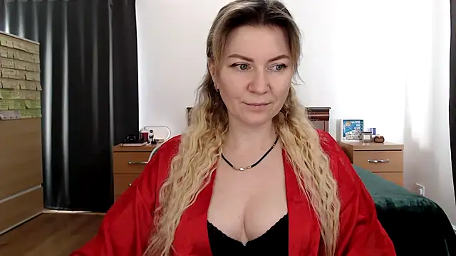 Snapshot of ParadiseAlina chatting on 11.24.25 ParadiseAlina online show from 11.24.25