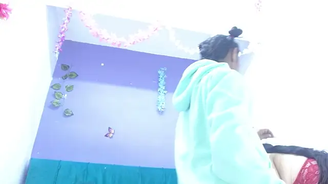 Snapshot of andrealopezcm101 chatting on 11.20.25 andrealopezcm101 online show from 11.20.25