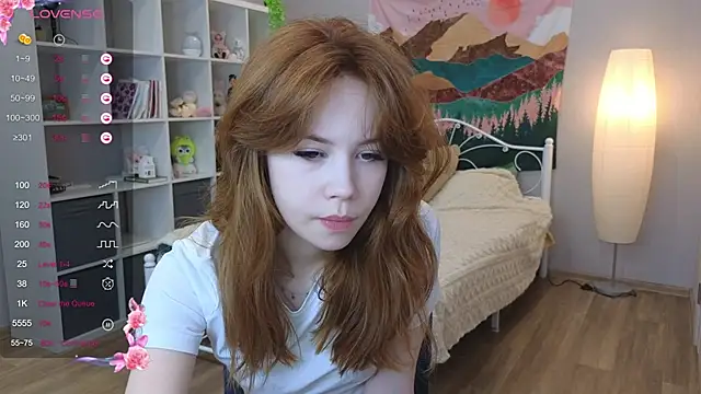 Snapshot of Wendy_Cutie chatting on 10.24.25 Wendy Cutie online show from 10.24.25