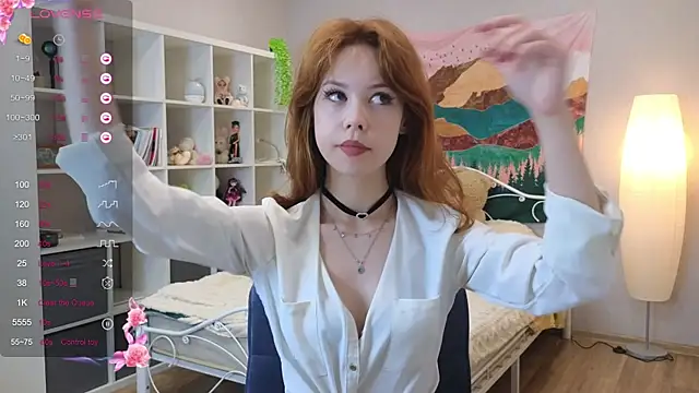 Snapshot of Wendy_Cutie chatting on 10.31.25 Wendy Cutie online show from 10.31.25