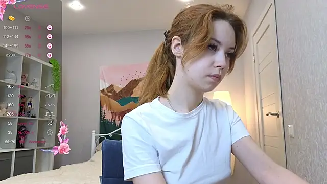 Snapshot of Wendy_Cutie chatting on 11.28.25 Wendy Cutie online show from 11.28.25