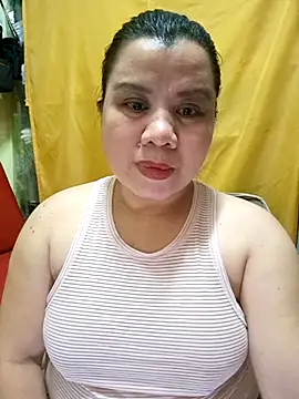 hotlyn45 online show from 10.22.25