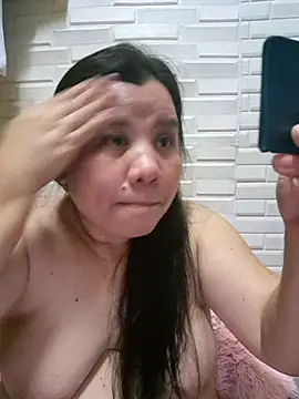 hotlyn45 online show from 11.24.25