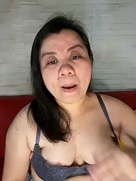 Snapshot of hotlyn45 chatting on 04.17.26 hotlyn45 online show from 04.17.26
