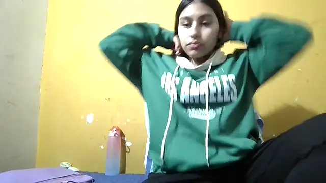 Snapshot of zairabreze chatting on 09.16.25 zairabreze online show from 09.16.25