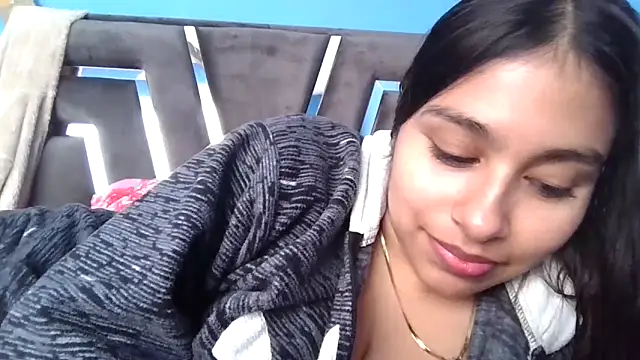 Snapshot of zairabreze chatting on 09.19.25 zairabreze online show from 09.19.25