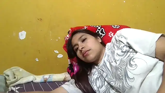 Snapshot of zairabreze chatting on 10.20.25 zairabreze online show from 10.20.25