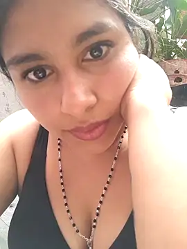 Snapshot of zairabreze chatting on 10.31.25 zairabreze online show from 10.31.25