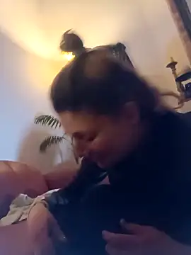 Snapshot of Marizoka chatting on 10.08.25 Marizoka online show from 10.08.25