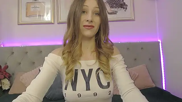 Snapshot of MuseDollX chatting on 02.08.26 MuseDollX online show from 02.08.26