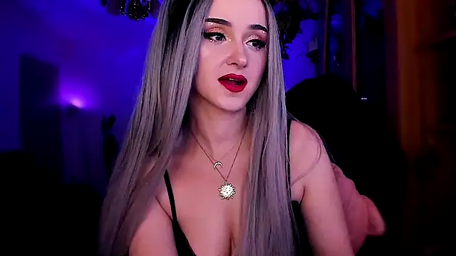 Snapshot of MistressJolie chatting on 01.16.25 MistressJolie online show from 01.16.25