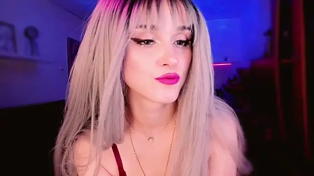 Snapshot of MistressJolie chatting on 05.05.26 MistressJolie online show from 05.05.26