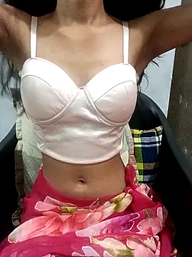 Daizy Shah online show from 11.06.25