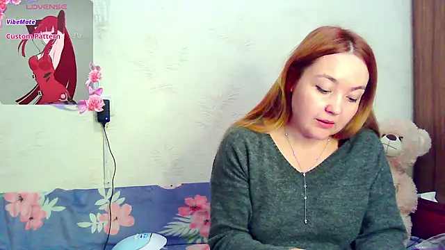 Snapshot of lenavelvet25 chatting on 10.05.25 lenavelvet25 online show from 10.05.25