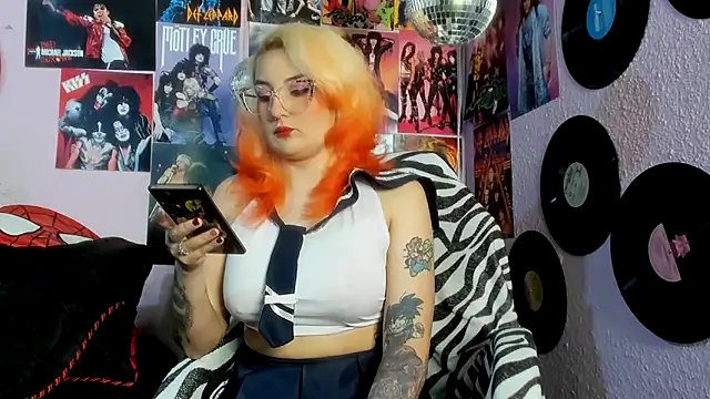 Snapshot of Avril_Maria chatting on 02.15.26 Avril Maria online show from 02.15.26