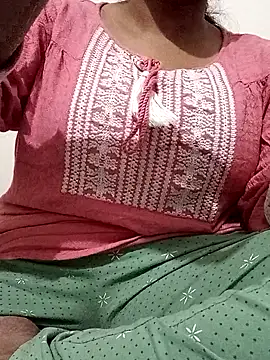 Snapshot of Tusha_001 chatting on 11.27.25 Tusha 001 online show from 11.27.25