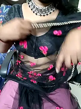 Snapshot of tamilmaha12 chatting on 09.18.25 tamilmaha12 online show from 09.18.25