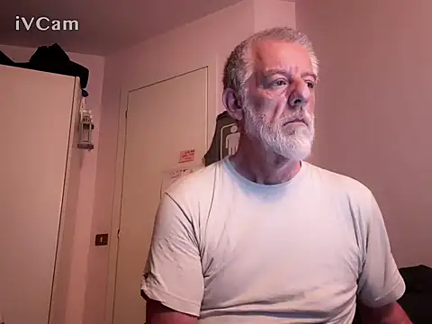 Snapshot of Pigna16PSRN chatting on 06.05.26 Pigna16PSRN online show from 06.05.26
