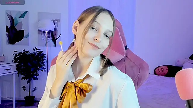 JenniferKiim online show from 10.14.25