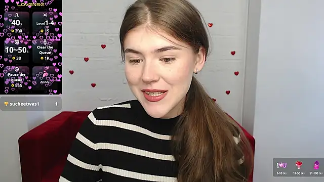 Snapshot of VictiriaDax chatting on 10.12.25 VictiriaDax online show from 10.12.25