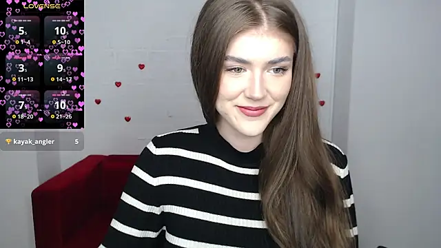 Snapshot of VictiriaDax chatting on 10.13.25 VictiriaDax online show from 10.13.25