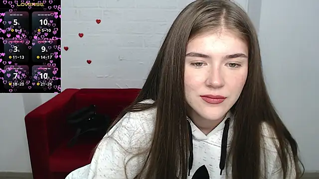 Snapshot of VictiriaDax chatting on 10.14.25 VictiriaDax online show from 10.14.25