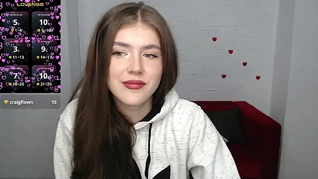 Snapshot of VictiriaDax chatting on 10.22.25 VictiriaDax online show from 10.22.25