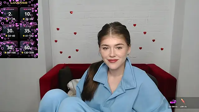 Snapshot of VictiriaDax chatting on 10.23.25 VictiriaDax online show from 10.23.25