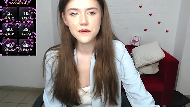 Snapshot of VictiriaDax chatting on 10.25.25 VictiriaDax online show from 10.25.25