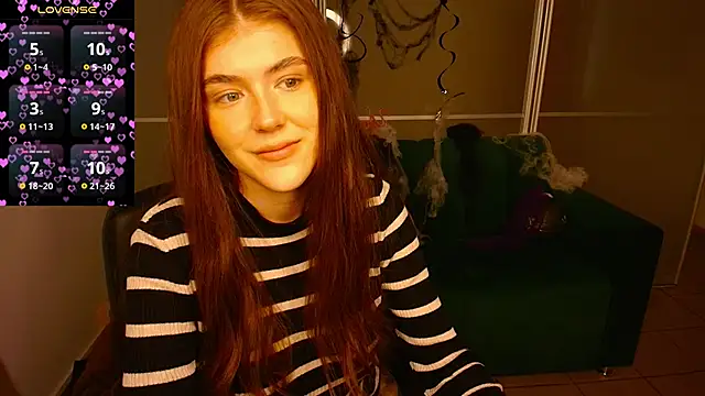 Snapshot of VictiriaDax chatting on 11.10.25 VictiriaDax online show from 11.10.25