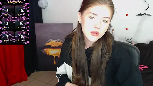 Snapshot of VictiriaDax chatting on 11.15.25 VictiriaDax online show from 11.15.25