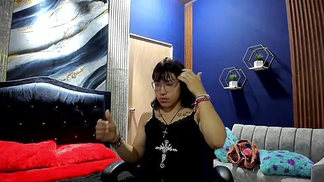 Snapshot of christina_vamp1 chatting on 11.03.25 christina vamp1 online show from 11.03.25