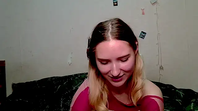 Snapshot of _kikiclark__ chatting on 10.16.25 kikiclark online show from 10.16.25