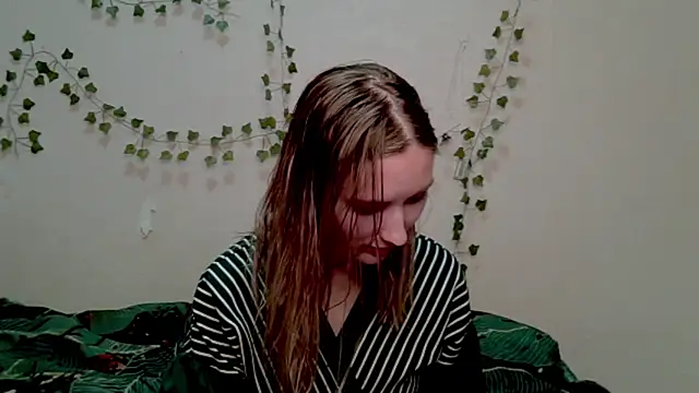 Snapshot of _kikiclark__ chatting on 11.05.25 kikiclark online show from 11.05.25