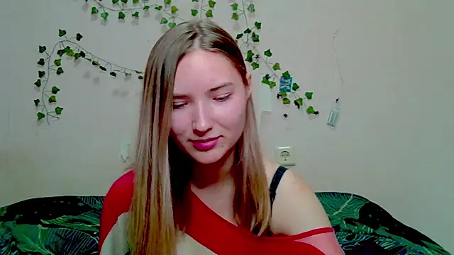 Snapshot of _kikiclark__ chatting on 11.26.25 kikiclark online show from 11.26.25