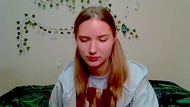 Snapshot of _kikiclark__ chatting on 11.27.25 kikiclark online show from 11.27.25