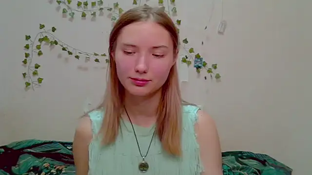 Snapshot of _kikiclark__ chatting on 11.28.25 kikiclark online show from 11.28.25