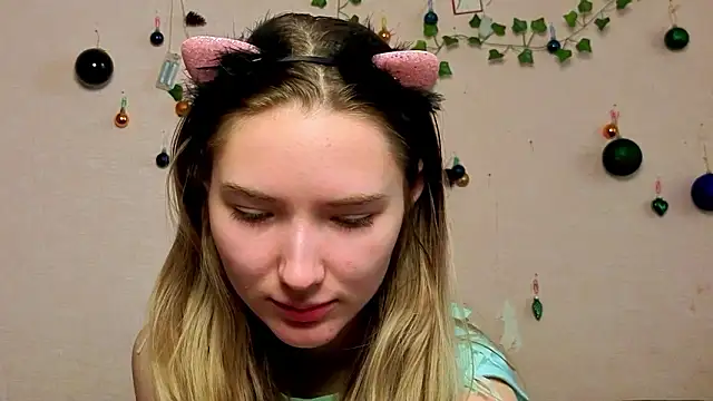  kikiclark   online show from 02.14.26