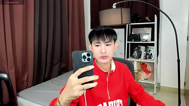Snapshot of xxxhugecocktwinkxxx chatting on 10.05.25 xxxhugecocktwinkxxx online show from 10.05.25