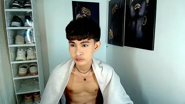 xxxhugecocktwinkxxx online show from 11.04.25