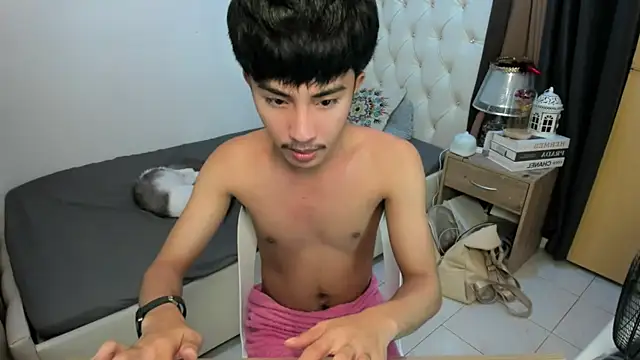 xxxhugecocktwinkxxx online show from 11.21.25