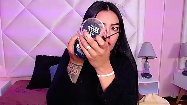 Miaa Smithh   online show from 11.11.25