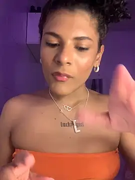 luluzinhax online show from 11.13.25