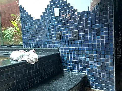 chrisalmeid  online show from 12.18.25