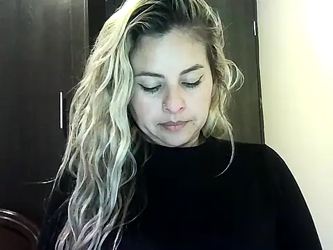 Valery  Rouse  online show from 11.22.25