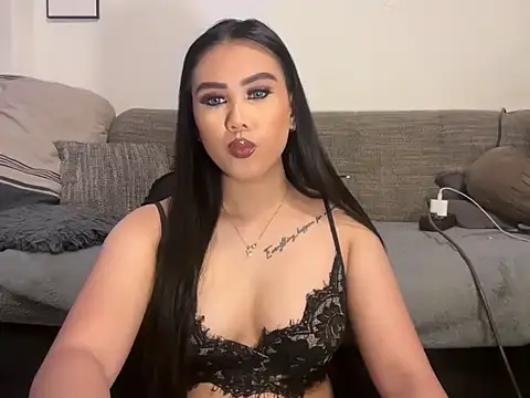 Snapshot of EclipseX_ chatting on 10.30.25 EclipseX  online show from 10.30.25