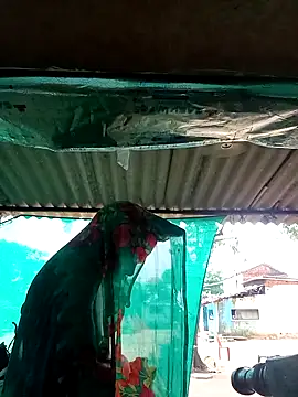 Snapshot of Hot-honi chatting on 09.15.25 Hot-honi online show from 09.15.25