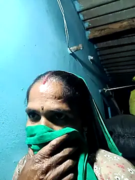 Snapshot of Hot-honi chatting on 11.01.25 Hot-honi online show from 11.01.25