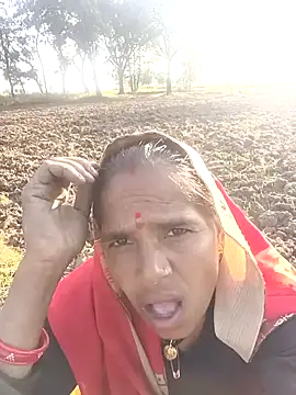 Snapshot of Hot-honi chatting on 11.13.25 Hot-honi online show from 11.13.25